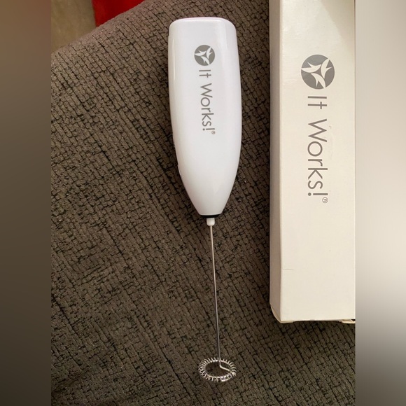 It Works Milk Frother Handheld - Hand Frother for Coffee - Drink Mixer Handheld - Picture 1 of 5
